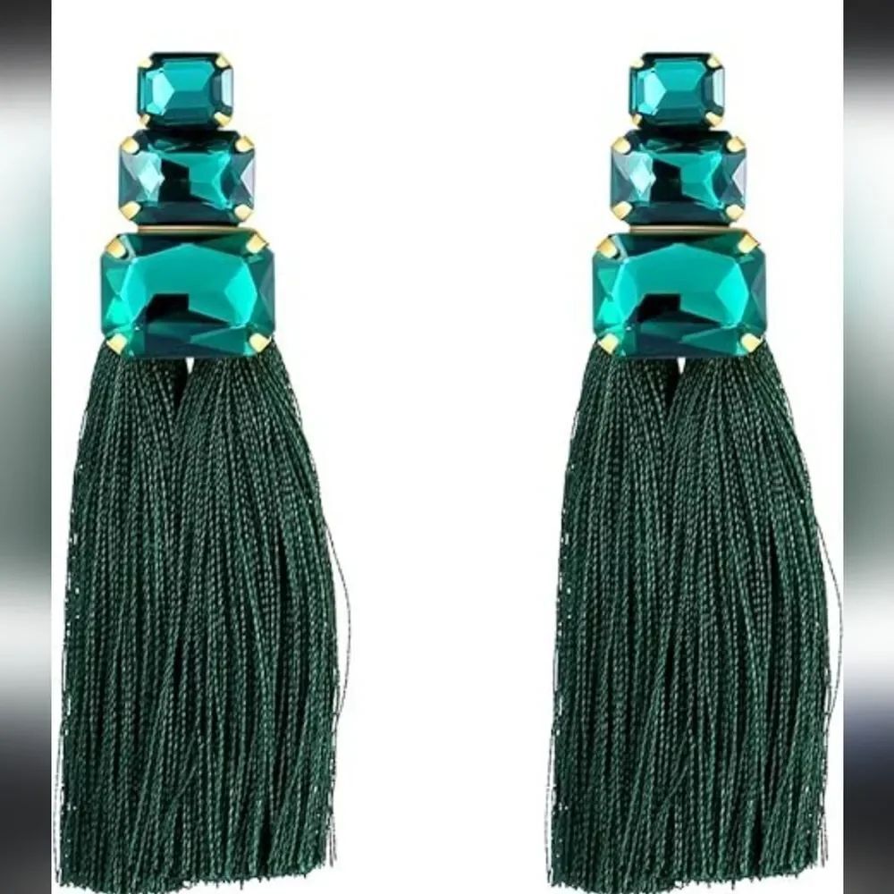 BRAND NEW FOREVER 21 3-TASSEL DESIGN EMBELLISHMENTS WOMEN'S DANGLE EARRI…